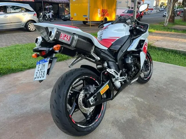 Moto Yamaha YZF R1 2008 (Repl.Fiat)