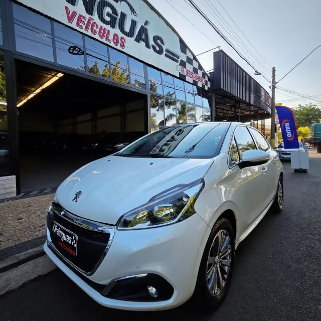 Carro Peugeot 208 2017 Griffe 1.6 16V (Flex) (Aut)