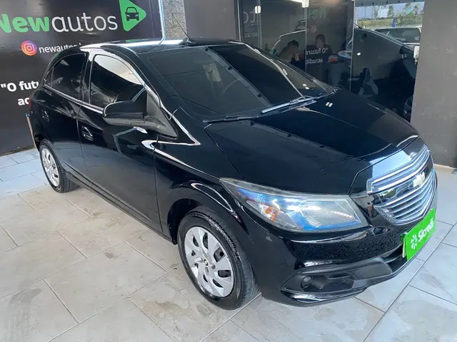 Carro Chevrolet Onix 2013 1.4 LT SPE/4