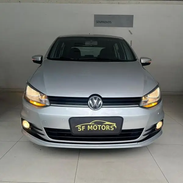 Carro Volkswagen Fox 2015 1.0 TEC Comfortline (Flex)