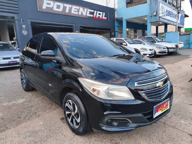 Carro Chevrolet Onix 2014 1.0 LT SPE/4