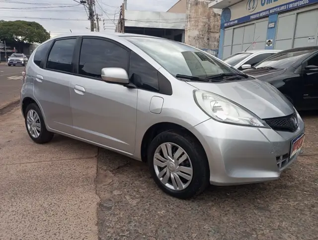 Carro Honda Fit 2014 DX 1.4 (Flex)