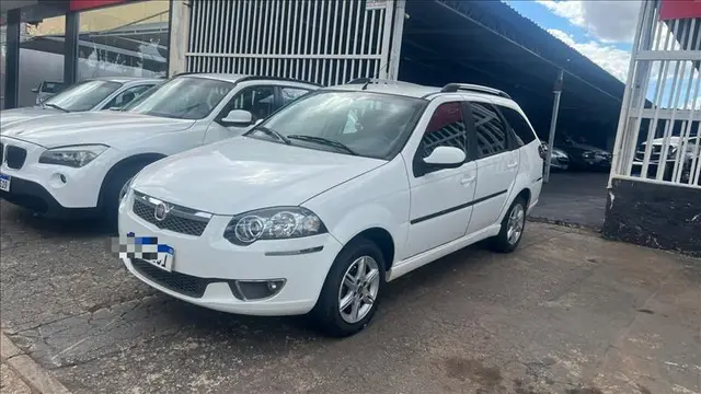 Carro Fiat Palio 2014 Attractive 1.4 8V (Flex)