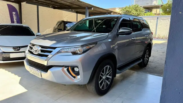 Carro Toyota SW4 2018 2.8 TDI SRX 5L 4x4 (Aut)