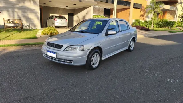 Carro Chevrolet Astra Sedan 2001 GL Milenium 1.8 MPFi