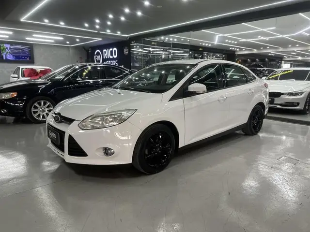 Carro Ford Focus Sedan 2014 S 2.0 16V PowerShift (Aut)
