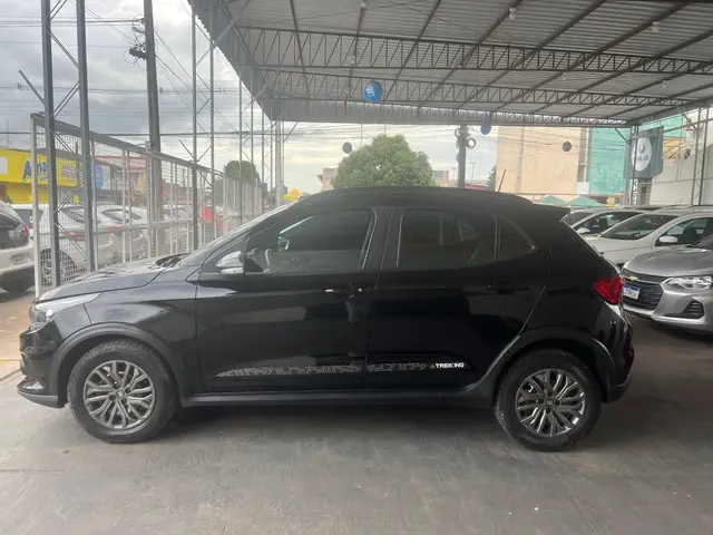 Carro Fiat Argo 2021 Trekking 1.3 (Flex)