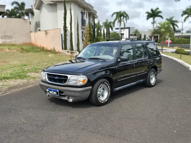 Carro Ford Explorer 1995 XLT 4x2 4.0 V6