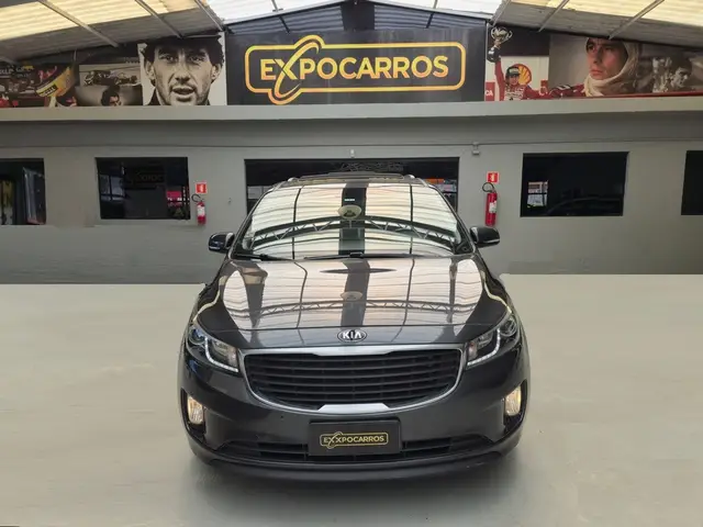 Carro Kia Grand Carnival 2019 EX 3.3 V6 (Aut)