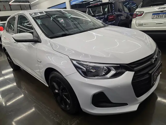 Carro Chevrolet Onix 2023 LT 1.0