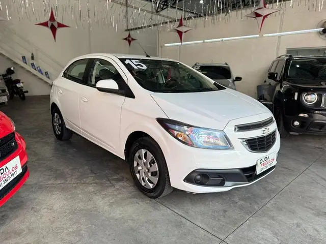 Carro Chevrolet Onix 2015 1.4 LT SPE/4 (Aut)