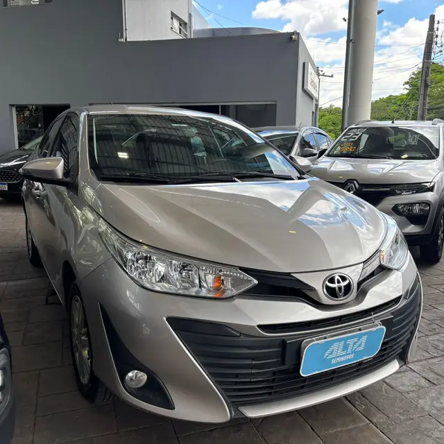 Carro Toyota Yaris Sedan 2019 1.5 XL Plus Tech CVT (Flex)