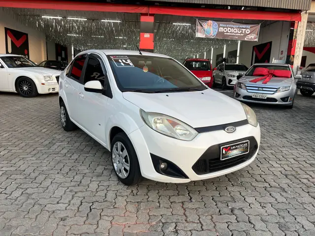 Carro Ford Fiesta Sedan 2014 SE 1.6 Rocam (Flex)