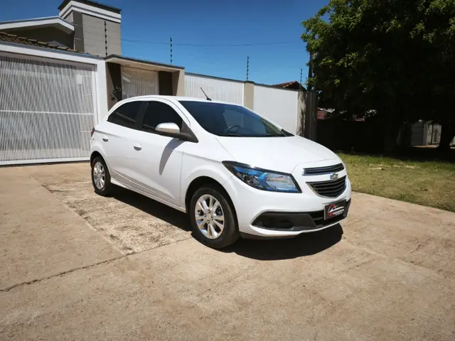 Carro Chevrolet Onix 2014 1.0 Loolapalooza SPE/4