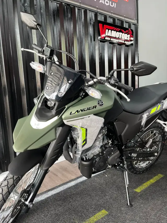 Moto Yamaha XTZ 250 Lander 2025 Connected