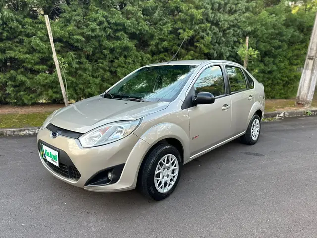 Carro Ford Fiesta Sedan 2013 Sed. 1.6 8V Flex 4p