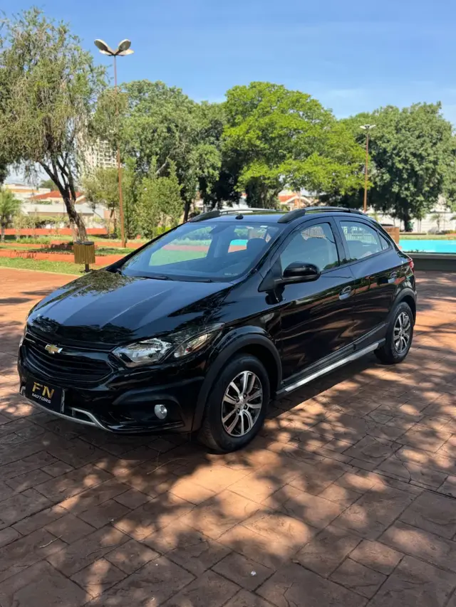 Carro Chevrolet Onix 2018 1.4 Activ SPE/4 (Aut)
