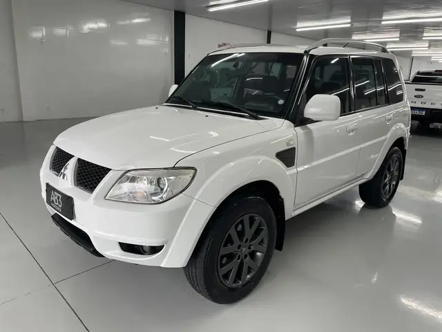 Carro Mitsubishi Pajero TR4 2013 2.0 16V 4x2 (Flex) (Aut)