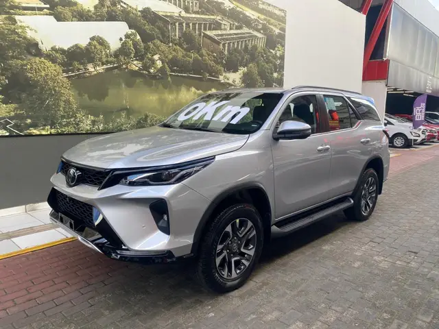 Carro Toyota SW4 2025 SRX Platinum 2.8 Turbodiesel 4x4 (Aut.) (7 Lugares)