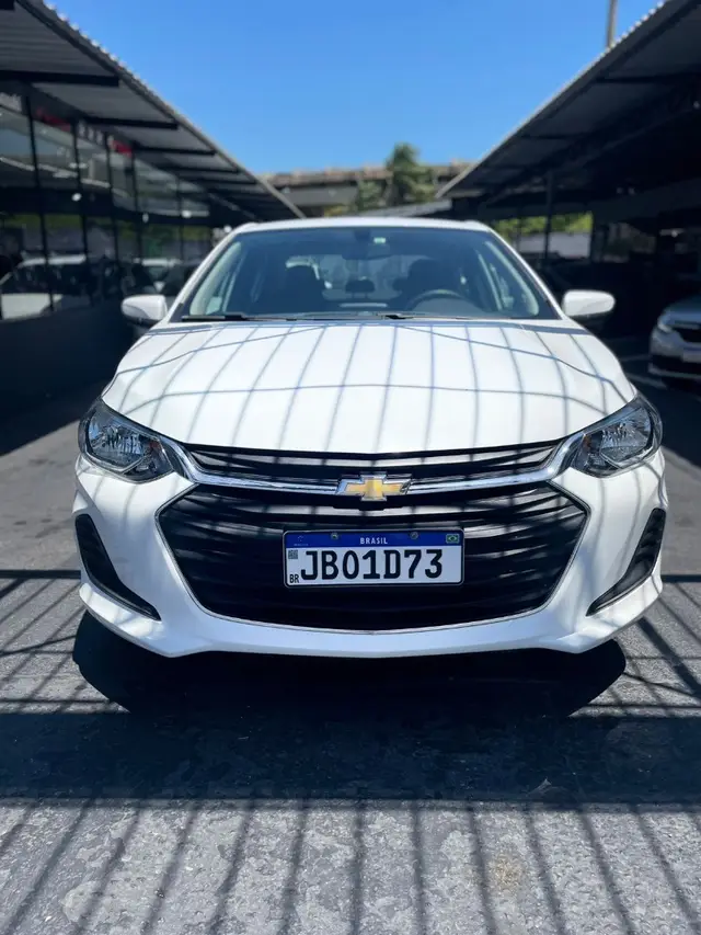 Carro Chevrolet Onix Plus 2023 LT 1.0
