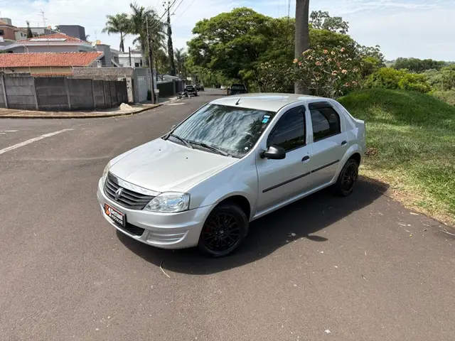 Carro Renault Logan 2011 Authentique 1.0 16V (flex)