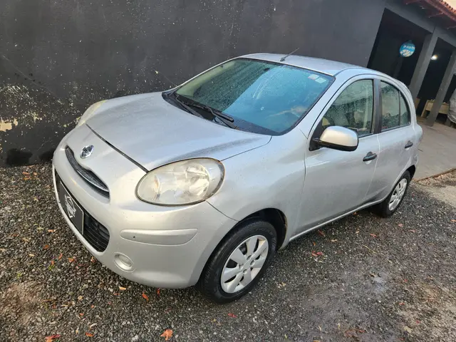 Carro Nissan March 2013 1.0 16V (Flex)