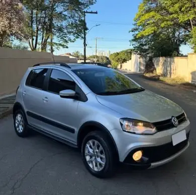 Carro Volkswagen CrossFox 2014 1.6 VHT (Flex)