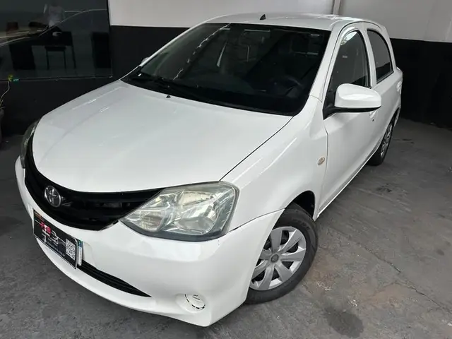Carro Toyota Etios 2014 1.3 (Flex)