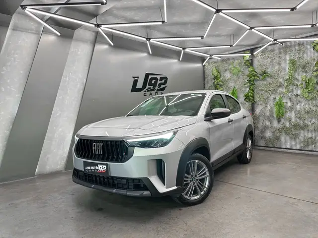 Carro Fiat Fastback 2026 Turbo 200