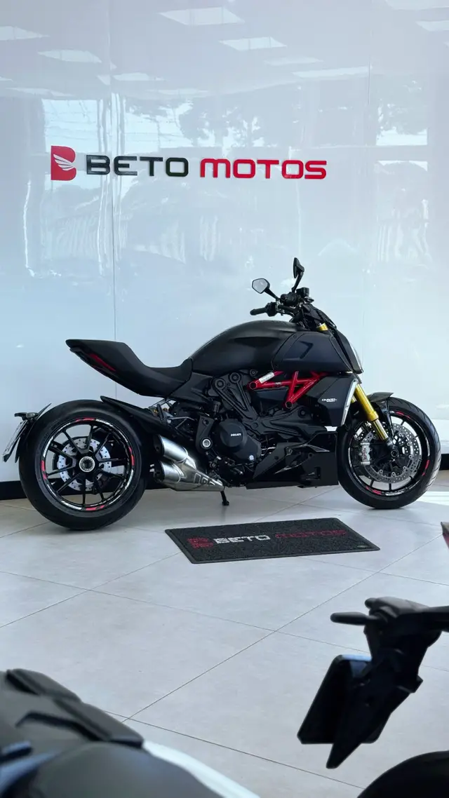 Moto Ducati Diavel 2021 1260S