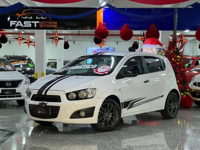 Carro Chevrolet Sonic 2014 Hatch Effect 1.6 (Aut)