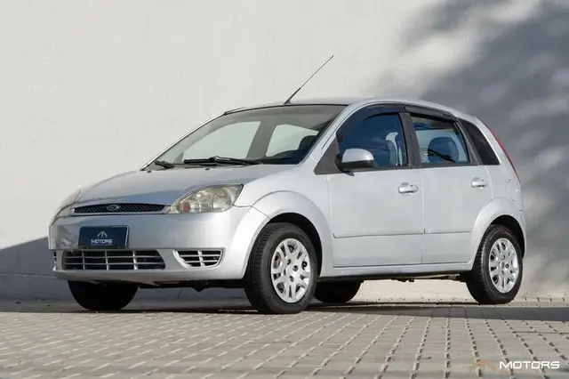 Carro Ford Fiesta Hatch 2005 1.0