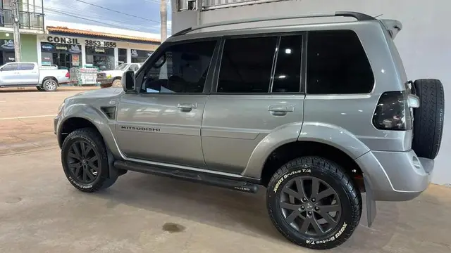 Carro Mitsubishi Pajero TR4 2013 2.0 16V 4x2 (Flex)