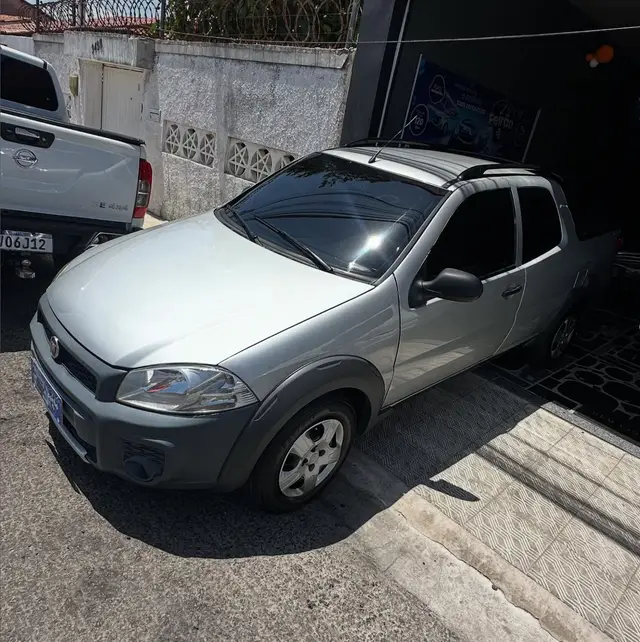 Carro Fiat Strada 2015 Working Celeb.1.4 Fire Flex 8V CD