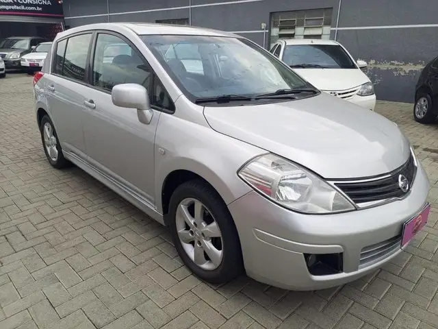 Carro Nissan Tiida 2012 S 1.8 (flex)