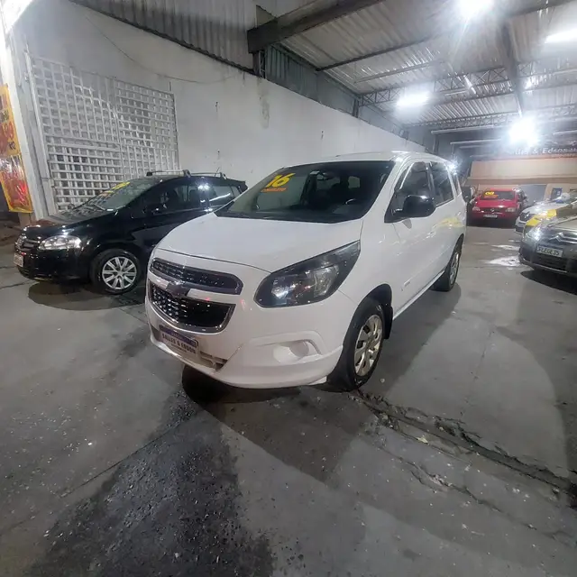Carro Chevrolet Spin 2016 LT 5S 1.8 (Flex)