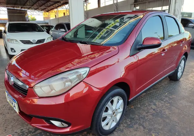 Carro Fiat Grand Siena 2013 Evo Attractive 1.4 8V (Flex)