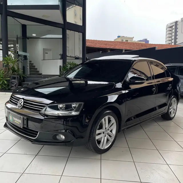 Carro Volkswagen Jetta 2014 2.0 Comfortline Tiptronic (Flex)