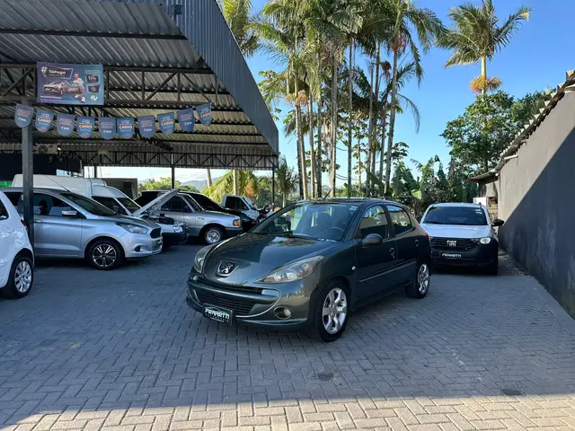 Carro Peugeot 207 2013 Hatch XR Sport 1.4 8V (flex)