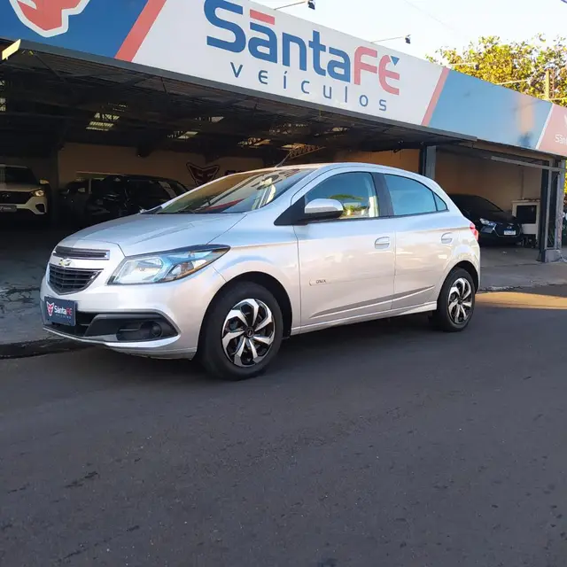 Carro Chevrolet Onix 2016 1.4 LT SPE/4 (Aut)