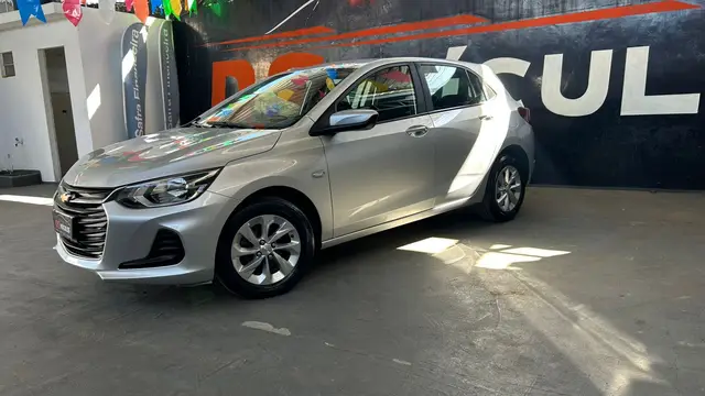 Carro Chevrolet Onix 2023 LT 1.0
