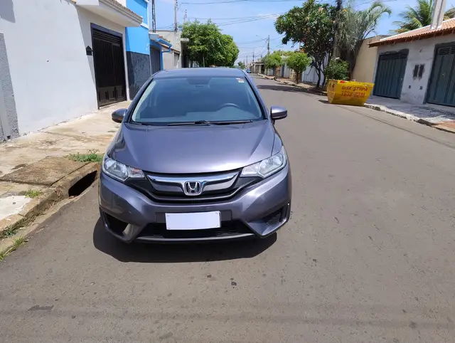 Carro Honda Fit 2015 1.5 16v LX CVT (Flex)