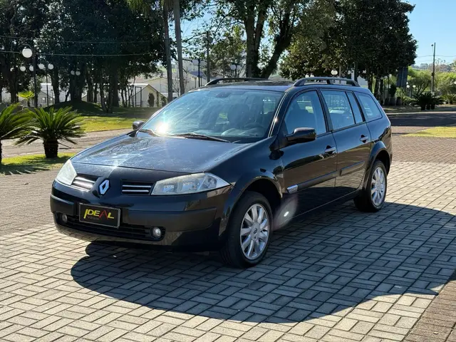 Carro Renault Megane Grand Tour 2010 Mégane Grand Tour Dynamique 2.0 16V (aut)