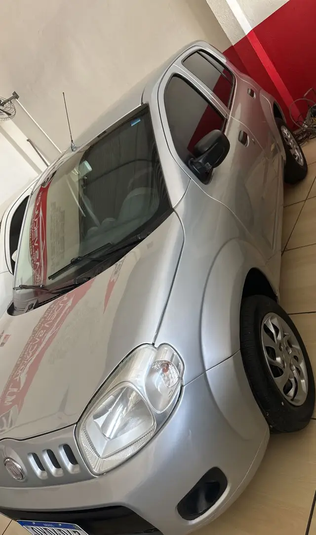 Carro Fiat Uno 2014 Vivace College 1.0 8V (Flex) 4p