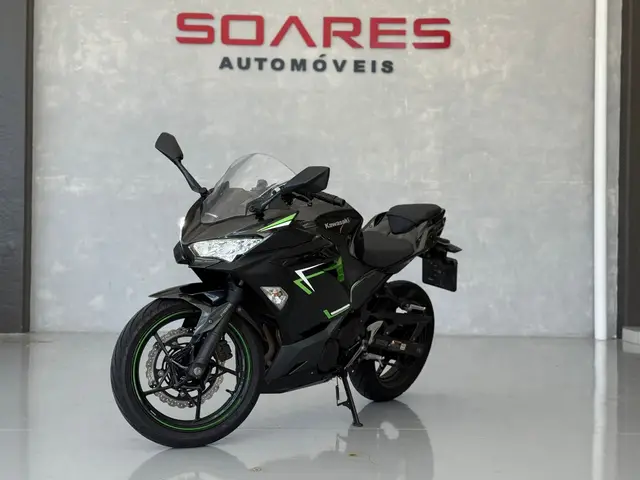 Moto Kawasaki Ninja 2023 400