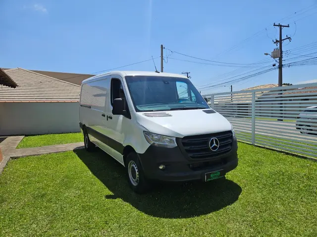 Carro Mercedes-Benz Sprinter 2023 417 Furgão Curto T.B. Die. (E6)