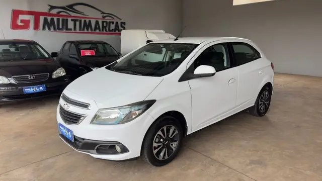 Carro Chevrolet Onix 2014 HATCH LTZ 1.4 8V FlexPower 5p Mec.