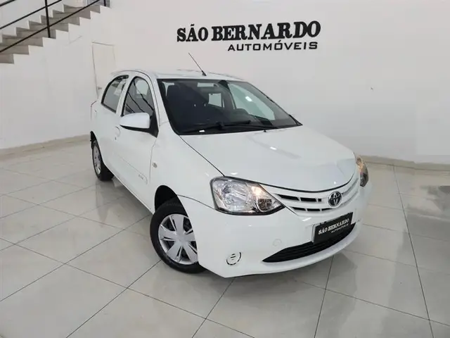 Carro Toyota Etios 2014 X 1.3 (Flex)