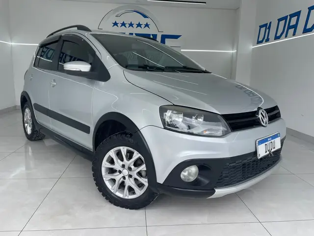 Carro Volkswagen CrossFox 2014 I-Motion 1.6 VHT (Flex)
