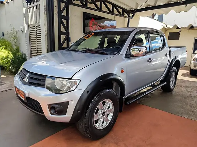 Carro Mitsubishi L200 Triton Sport 2013 3.2 Di-D 4x4 GL